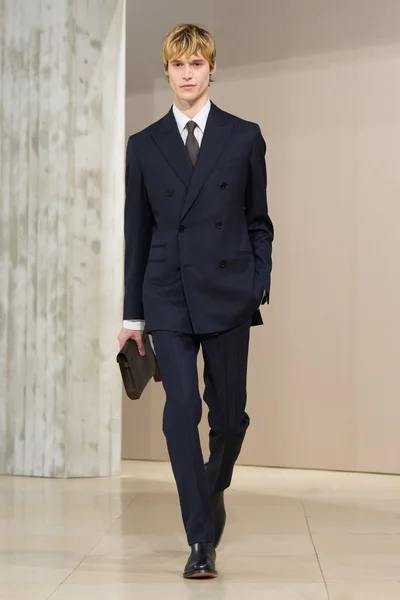 Look 12